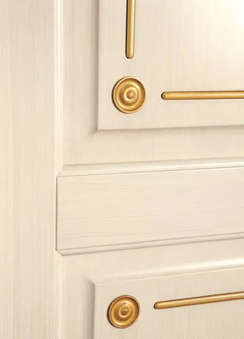 Деталь Impero Alder Veneziana pennellato avorio con particolari oro.