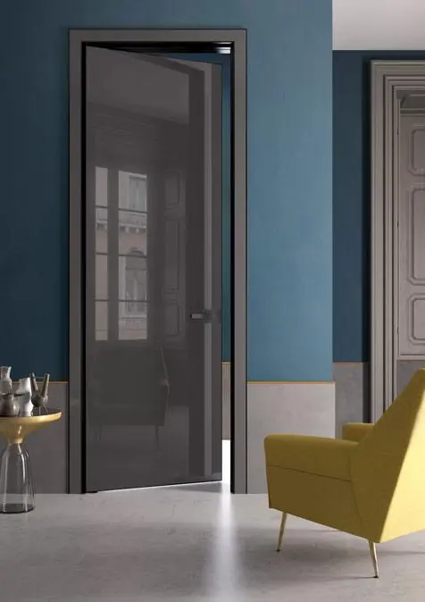 BATTCC STPERS RI-TRAIT product door grey glass black profile.