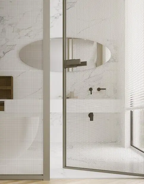 Mies+Mitica scorrevole e battente, alluminio bronzato, vetro rete metallica filo bronze.