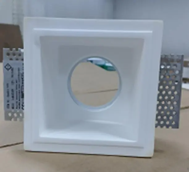 Встраиваемый светильник Quadro Sin PLDE 8518, белый.