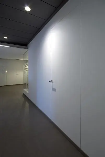 Межкомнатная дверь Porta rasoparete da tinteggiare