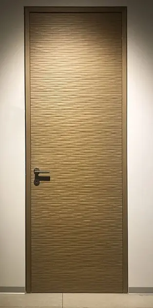 LAURAMERONI, GRAFFITI, mod. ONDA, Noce (натуральный шпон с 3D фрезеровкой). 80х240см.