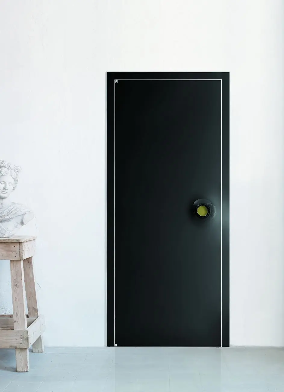 BATTCC STPERS RING product door black lacquered.