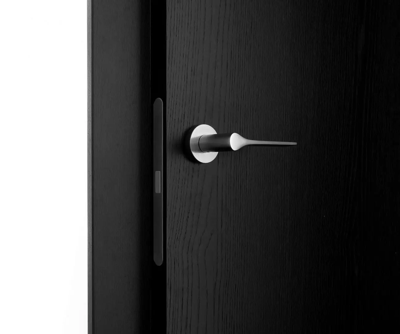 BATTEFFIL EFFILM LEVEL product door black ash detail.
