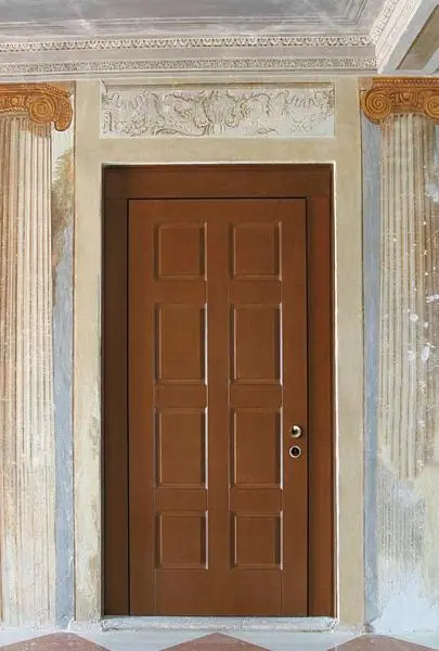 Входная дверь 