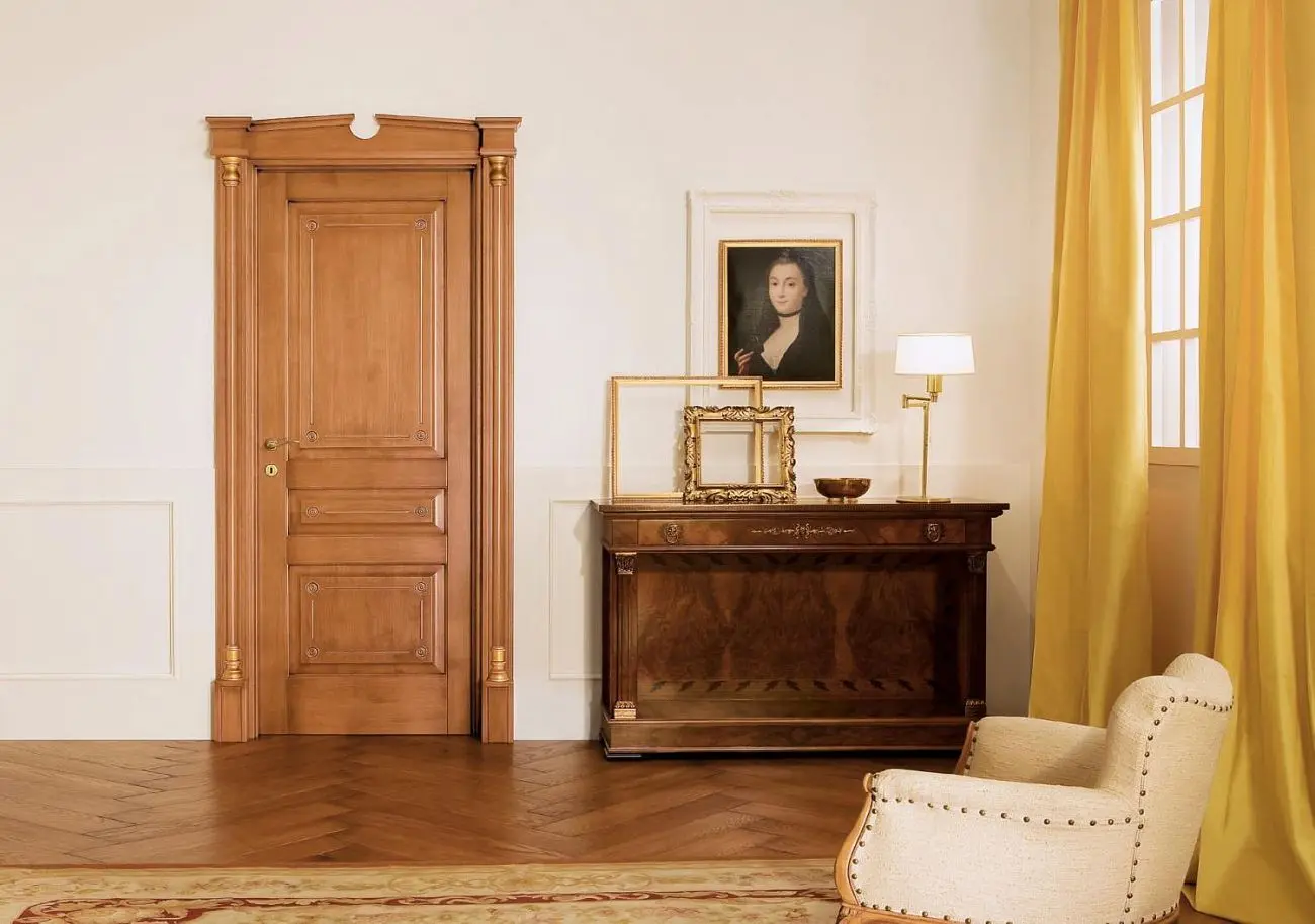 Q-30 Alder Anticato noce chiaro - Portale con particolari oro.