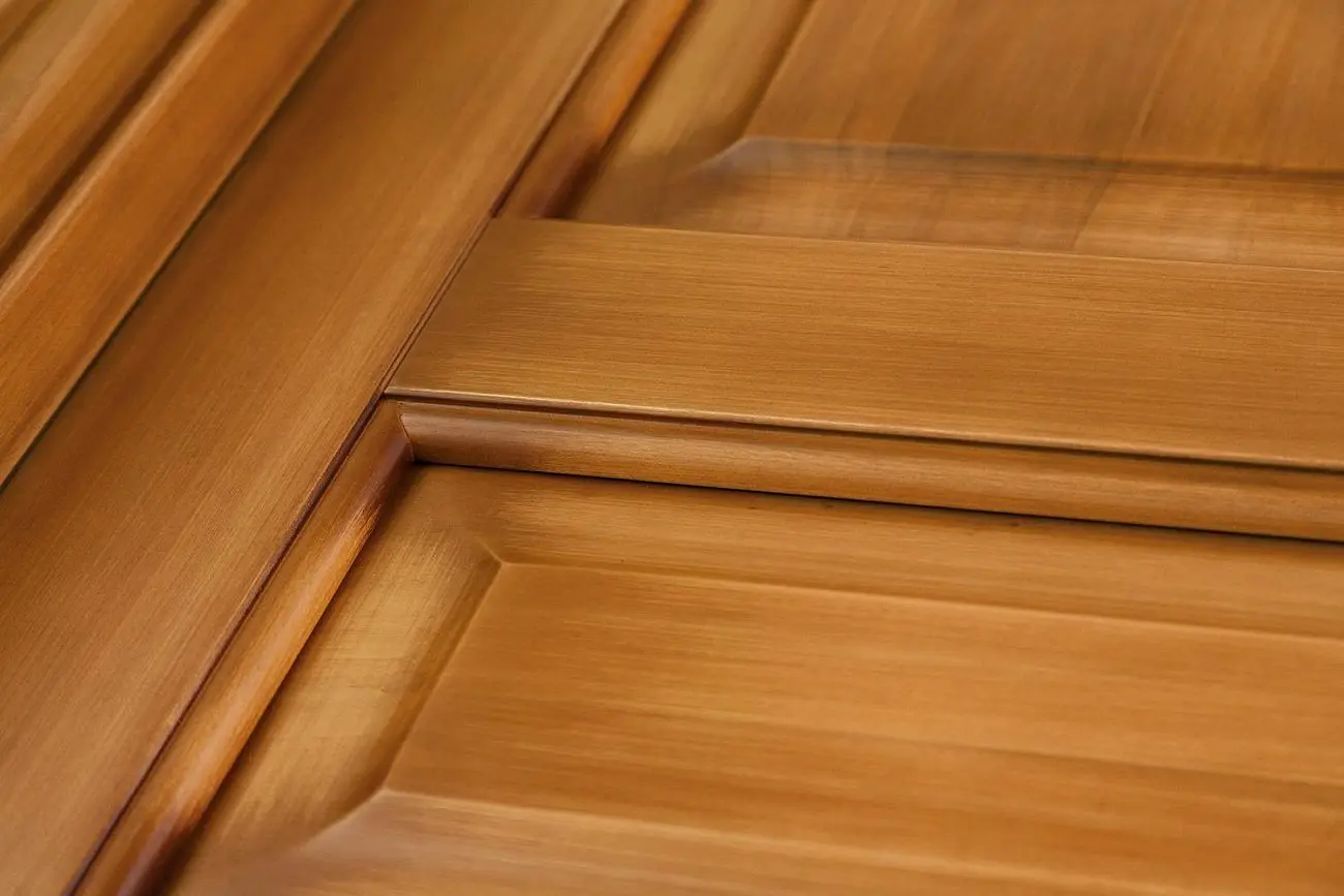 Деталь Prima Tulipwood Anticato noce chiaro.