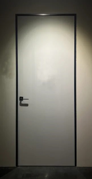 UNION, LAGO-60. Крашеное глянцевое стекло, алюминиевый каркас полотна. Алюминиевый короб с полотном толщиной 6 см. 80х240см.