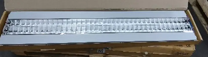 Подвесной потолочный светильник Lambda А1605-21 с антиослепительной решеткой.