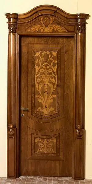 Модель LUIGI XVI 4014/QQ/INTARSIO. Массив древесины. Отделка - орех итальянский с инкустацией Маджиолини отлакированная. Портал Luigi с колоннами.