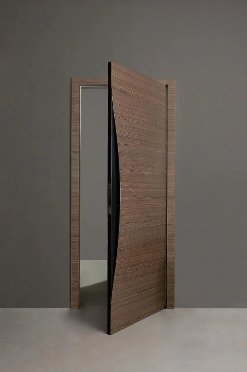 BATTCC STPERS BLOW product door wood open.