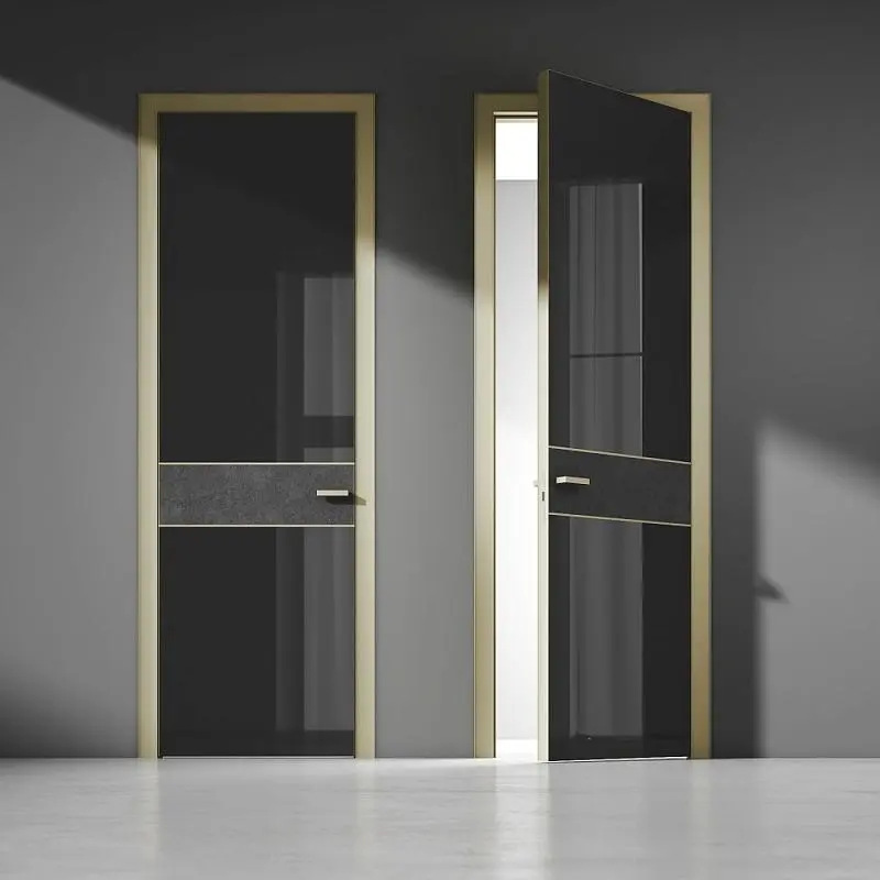 LAGO-60, модель Plain, крашеное глянцевое стекло, цвет G10 Nero, центральная декоративная вставка. Алюминиевый короб-моноблок PLANAR с наличниками, алюминиевый каркас полотна и ручка в отделке AL03 Soft Gold.