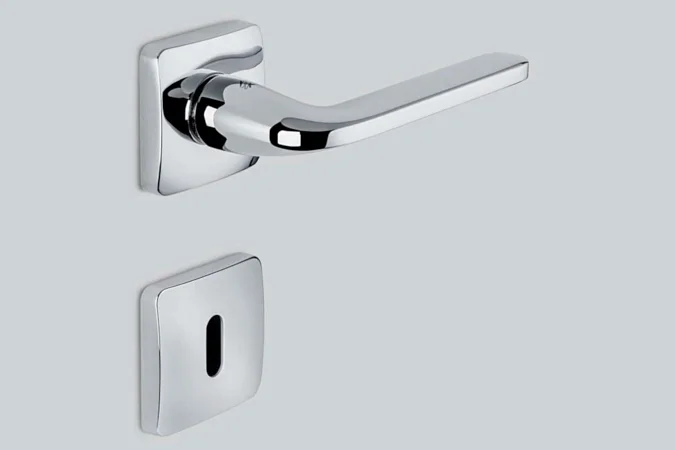 ROBOQUATTRO "S", в отделке Cromo.