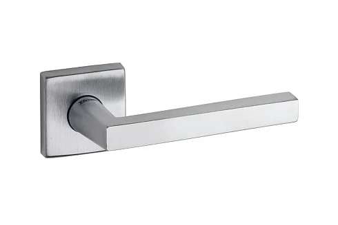 FIMET (made in Italy), GIORGIA.<br>Дверная ручка, хром матовый.<br>1 комплект.