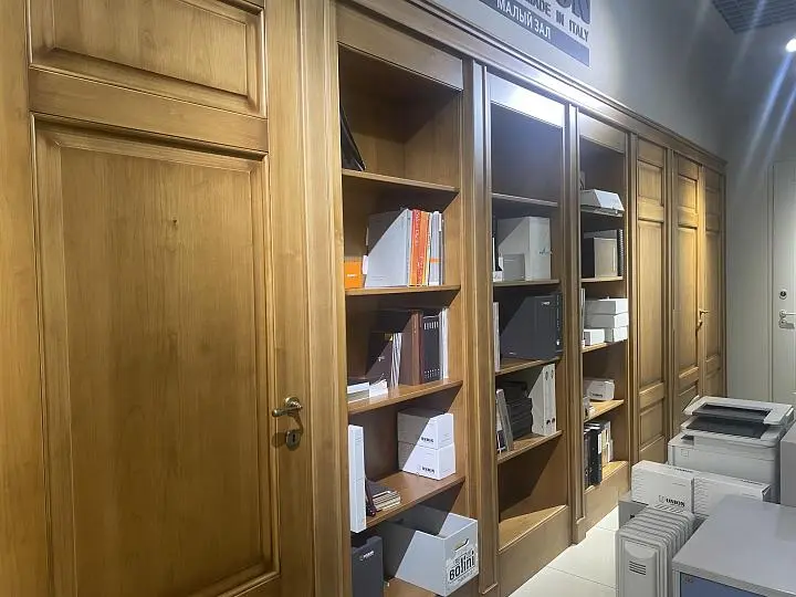 Falegnomeria Classica, модель 5-31. Массив древесины ольхи, с эффектом старины - Alder Anticato Noce Chiaro.