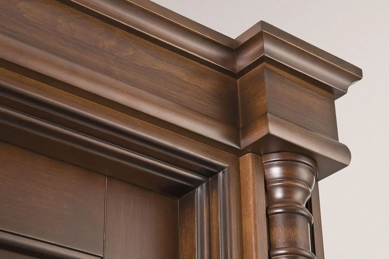 Багет для отделки дверей