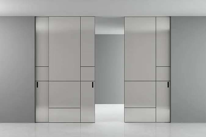 STRATUS-LAGO, модель Modelica, матовое стекло GM06 Glass Grigio Seta Mat, алюминиевый каркас полотна и трек в цвете AL08 Black. Раздвижная перегородка в проёме, "скрытый" трек в потолке.