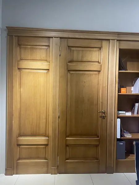 Falegnomeria Classica, модель 5-31. Массив древесины ольхи, с эффектом старины - Alder Anticato Noce Chiaro.