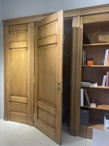 Falegnomeria Classica, модель 5-31. Массив древесины ольхи, с эффектом старины - Alder Anticato Noce Chiaro.