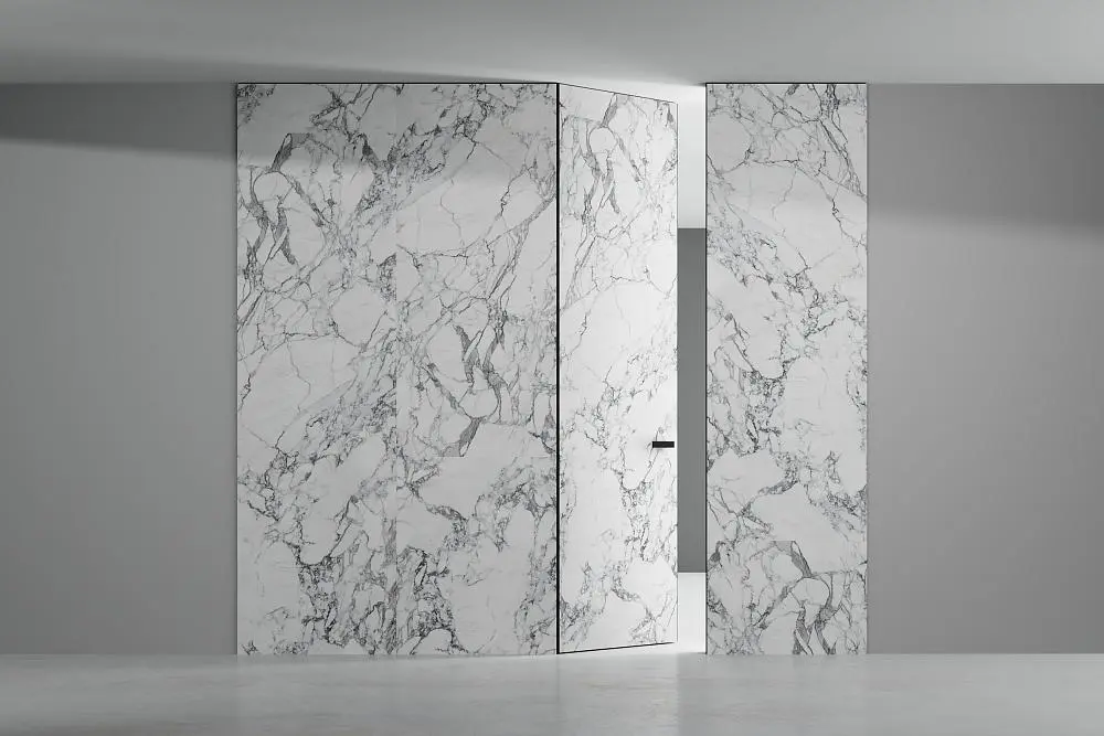 Стеновые панели COVER, декоративный композитный материал HP04 Marmo Bianco. Дверь FILO-60, Alu.